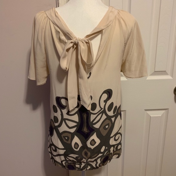 Tea and Honey Silk floral top - Picture 4 of 6